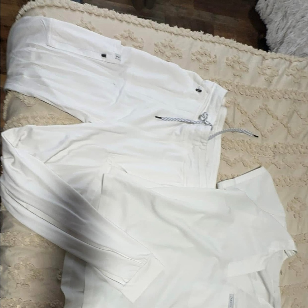 JANNU white scrub set